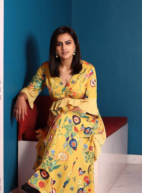 Actress Shraddha Srinath Photoshoot In Yellow Gown 40